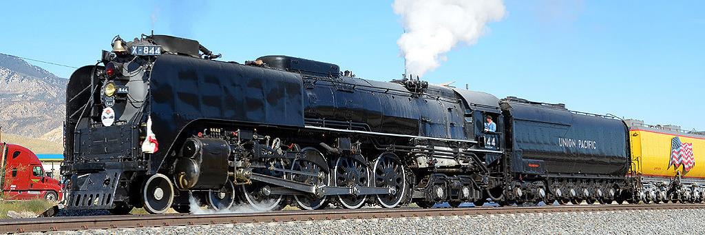 4-8-4 FEF-2 Steam Locomotive - Union Pacific (UP)