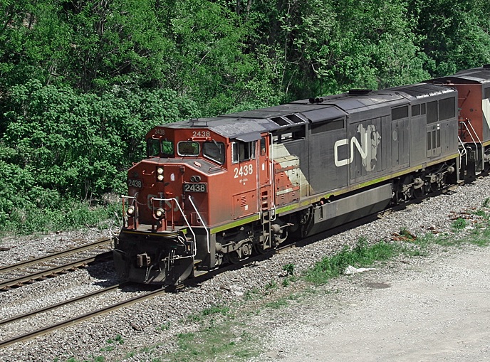 CN 2438