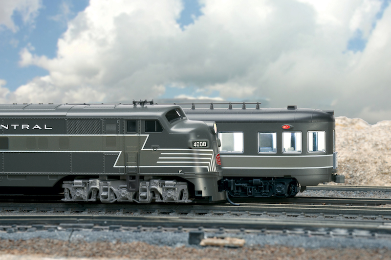 NYC E7 Observation Car Side shot