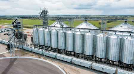 CP sets new monthly record for transporting grain 